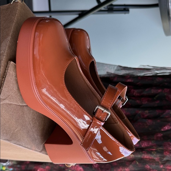 Cider Glossy Tan Mary Jane Heels - Picture 6 of 7